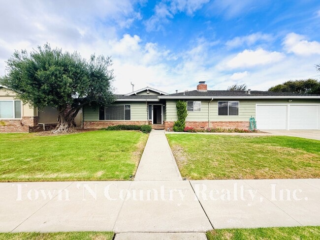 property at 219 Encinada Dr