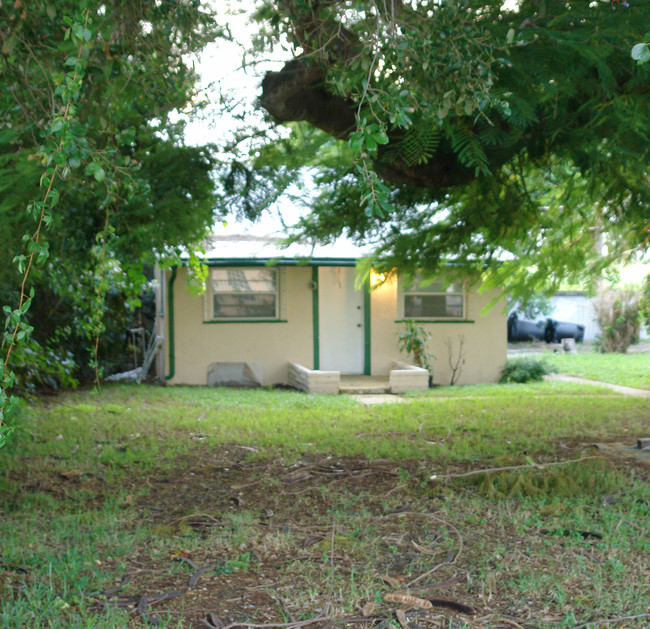 13965 NE 20th Pl in Miami, FL - Building Photo - Building Photo