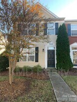 9322 Greenheather Dr in Huntersville, NC - Building Photo