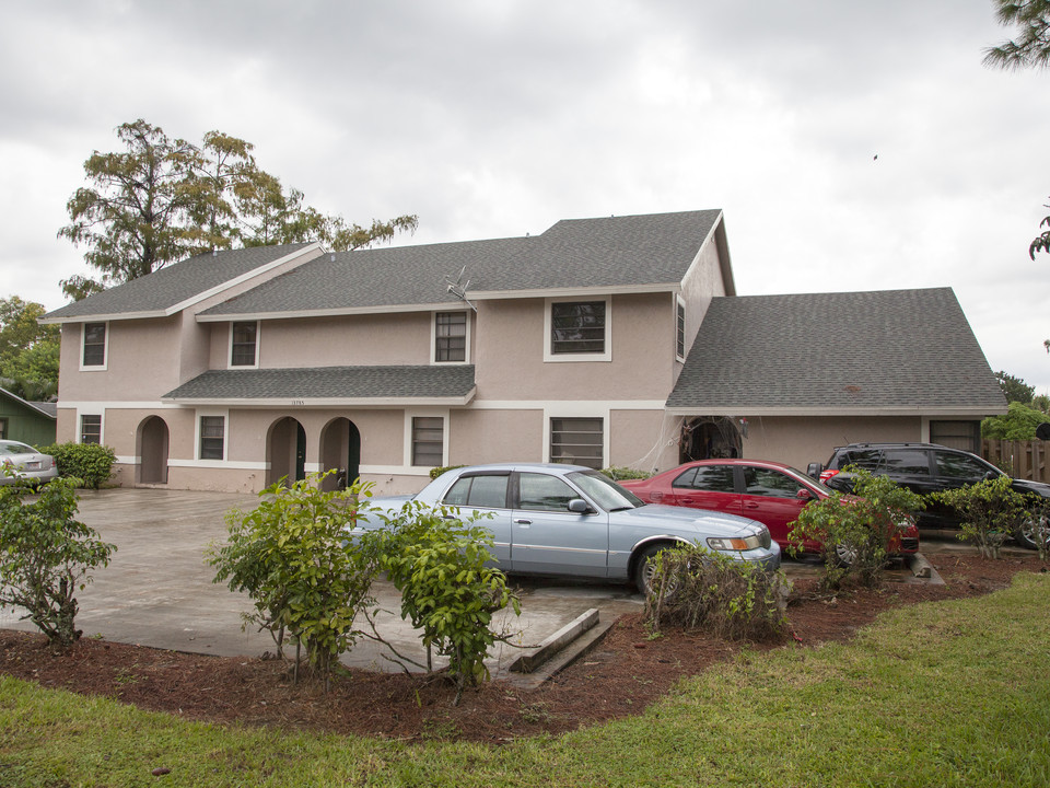 13785 Bottlebrush Ct in Wellington, FL - Foto de edificio