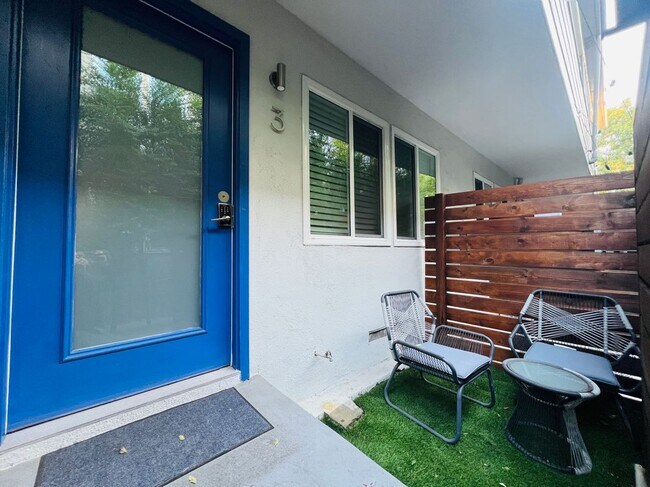 5525 Harold Way in Los Angeles, CA - Building Photo - Building Photo