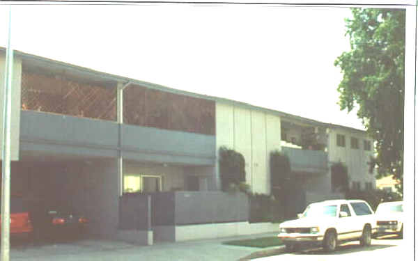 12450 Miranda St in Valley Village, CA - Building Photo