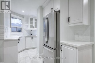 72 Midland Ave in Toronto, ON - Building Photo - Building Photo