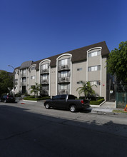 827 Gramercy Apartments in Los Angeles, CA - Building Photo - Building Photo