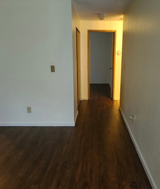 903 31st St NE, Unit B in Auburn, WA - Foto de edificio - Building Photo