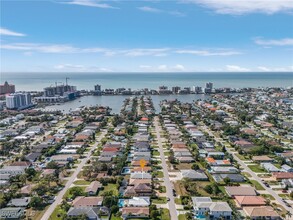 584 95th Ave N in Naples, FL - Building Photo - Building Photo