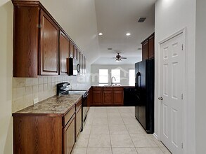 448 Paddle Dr in Crowley, TX - Building Photo - Building Photo