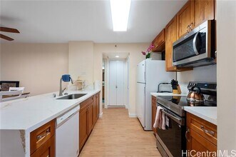 5070 Likini St in Honolulu, HI - Building Photo - Building Photo