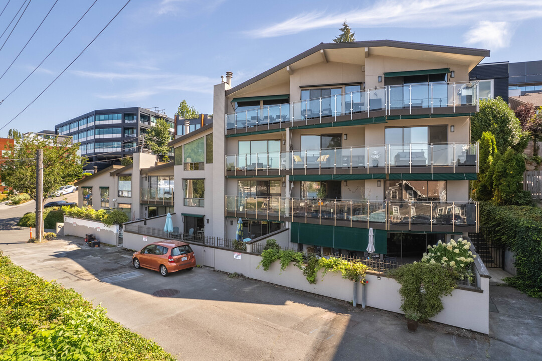 HAMLIN SHORES CONDOMINIUM in Seattle, WA - Foto de edificio