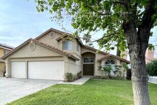 25601 Bay Ave in Moreno Valley, CA - Building Photo