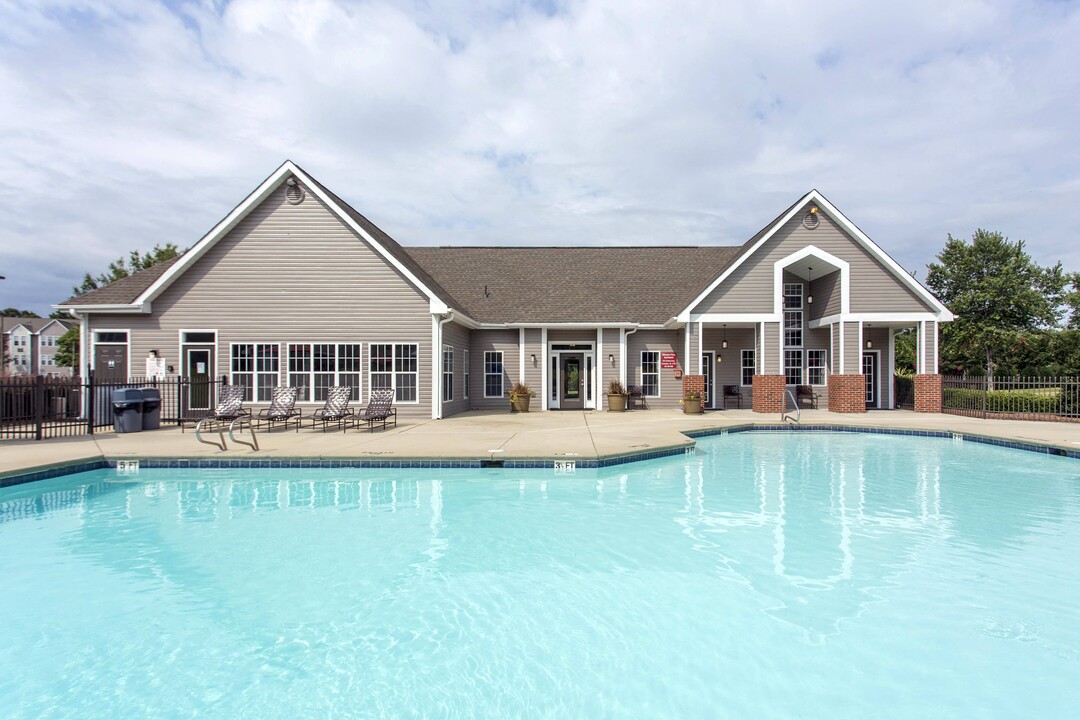 Abbington Place Apartments in Greensboro, NC - Foto de edificio