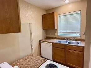 2329 Heatherfield Ln in Norman, OK - Building Photo - Building Photo