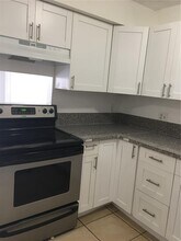 3243 Coral Ridge Dr in Coral Springs, FL - Foto de edificio - Building Photo