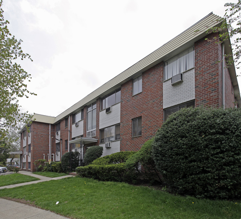 Brighton Gardens in Belleville, NJ - Building Photo