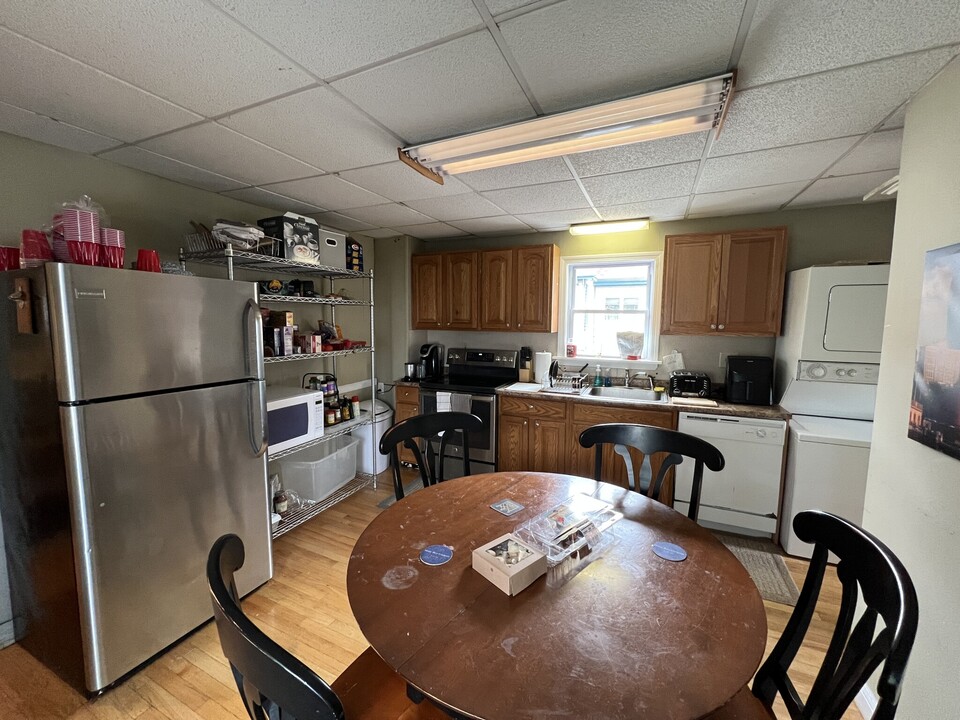 735 Somerville Ave, Unit 3T in Somerville, MA - Building Photo