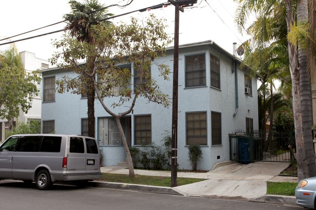 1061 E Broadway in Long Beach, CA - Building Photo - Building Photo