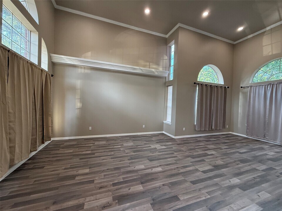 9634 Therrell Dr in Houston, TX - Building Photo