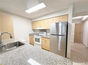 1315 Kalakaua Ave in Honolulu, HI - Building Photo - Building Photo