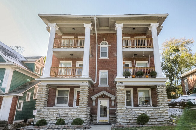 property at 3718 Warwick Blvd