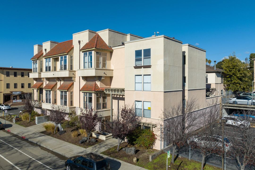 Midtown in Oakland, CA - Foto de edificio