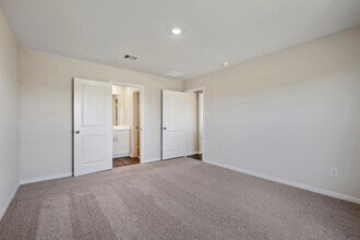 10430 Red Cardinal Dr in Cleveland, TX - Building Photo - Building Photo
