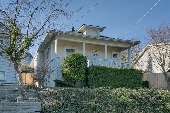 6013 6th Ave NE in Seattle, WA - Building Photo - Building Photo