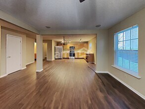 12115 Maize Dr in Noblesville, IN - Foto de edificio - Building Photo