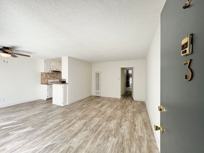 3746 S Canfield Ave, Unit 3 in Los Angeles, CA - Foto de edificio - Building Photo