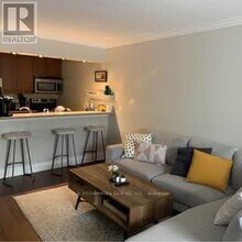 1099 Cadboro Rd in Ottawa, ON - Building Photo - Building Photo