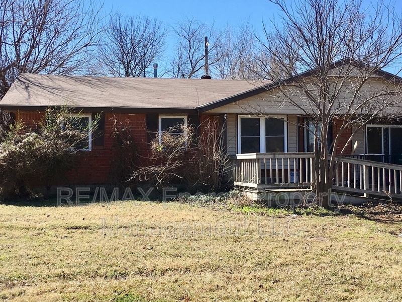 8308 NE 34th Pl in Spencer, OK - Building Photo