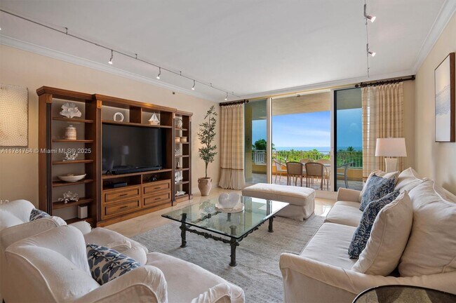 791 Crandon Blvd in Miami, FL - Building Photo - Building Photo