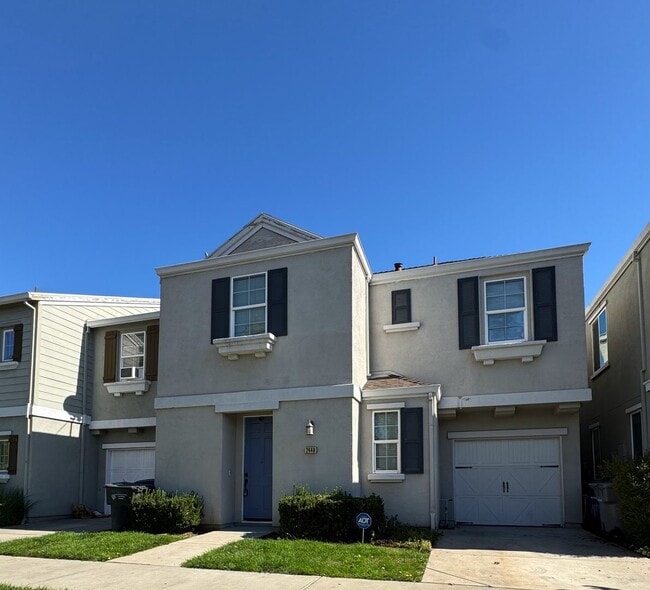 property at 2448 Boxwood St