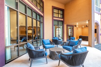 Tower Bay Lofts in Lewisville, TX - Foto de edificio - Building Photo