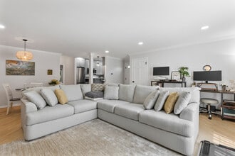 98 Valley Rd in Greenwich, CT - Building Photo - Building Photo