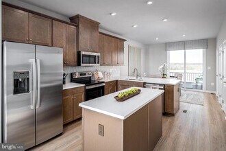 4927 DUNHAVEN Dr in Fredericksburg, VA - Building Photo - Building Photo