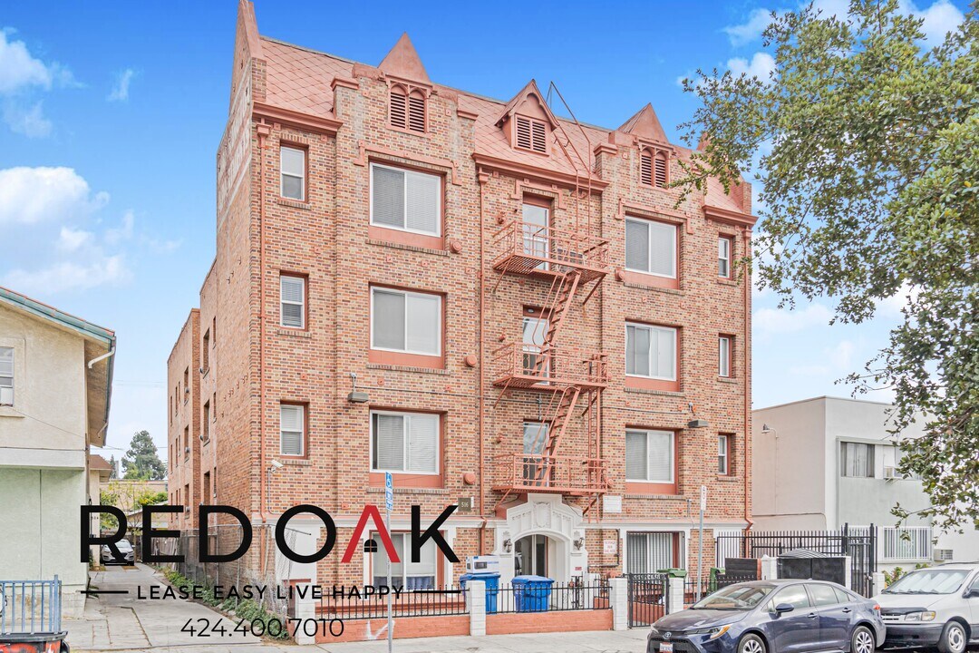 516 N Harvard Blvd in Los Angeles, CA - Building Photo