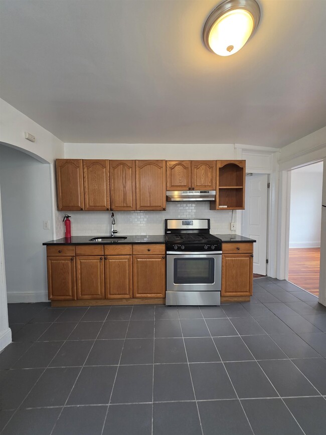 282 Neptune Ave in Jersey City, NJ - Building Photo - Building Photo