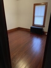 510 Pine St, Unit A in Essexville, MI - Building Photo - Building Photo