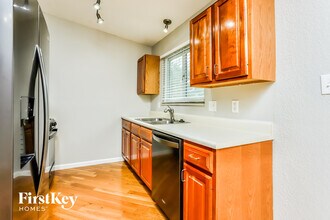 4332 Meadowgreen Trails Dr in St. Louis, MO - Foto de edificio - Building Photo