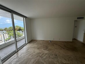 200 SE 15th Rd in Miami, FL - Building Photo - Building Photo