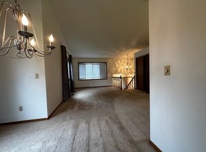 201 - 203 Heidi Ct, Unit 201 Heidi Court in Mt. Pleasant, MI - Foto de edificio - Building Photo