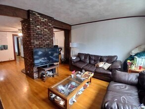 16 Orange St in Waltham, MA - Foto de edificio - Building Photo