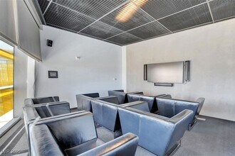 3726 S Las Vegas Blvd in Las Vegas, NV - Foto de edificio - Building Photo