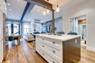 5579 Rue Clark in Montréal, QC - Building Photo - Building Photo