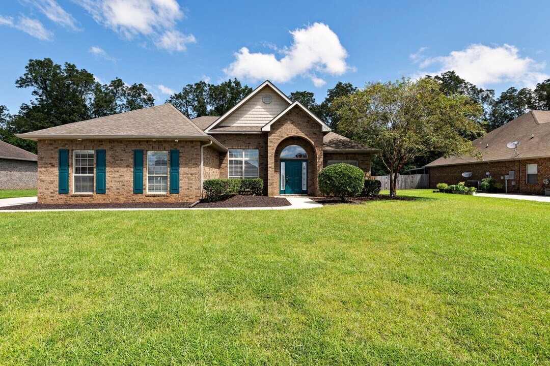 9283 Ottawa Dr in Daphne, AL - Building Photo