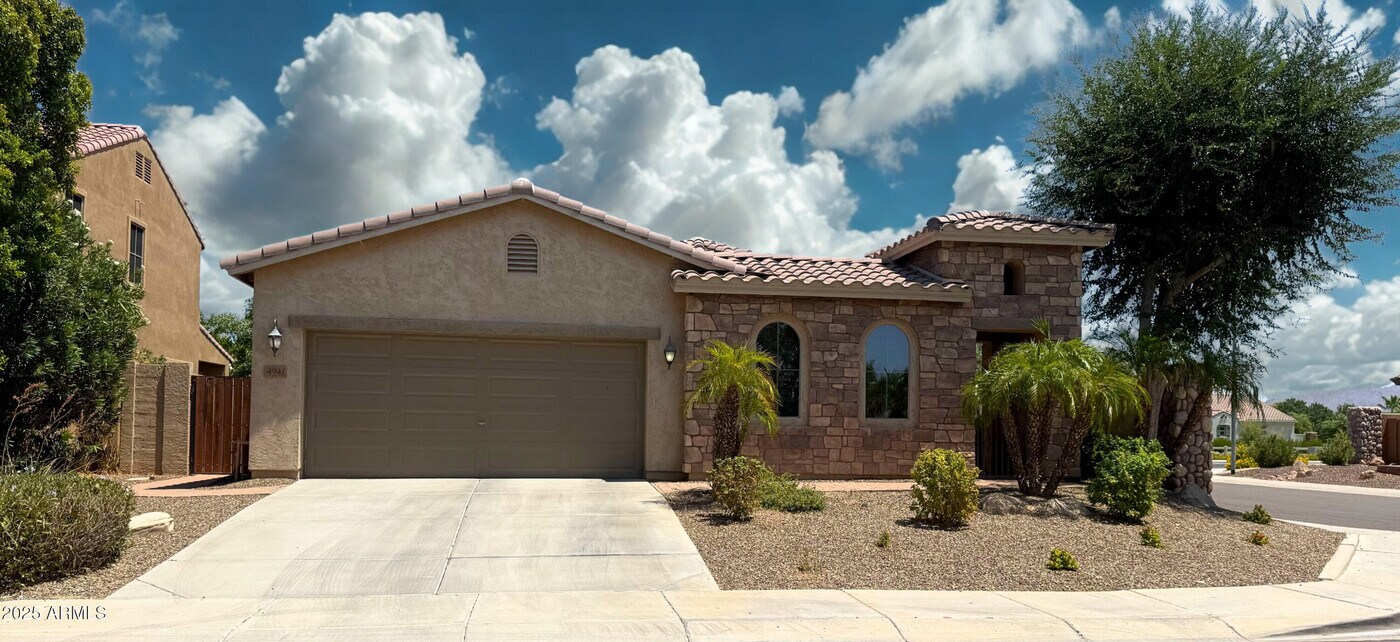 4941 S White Pl in Chandler, AZ - Foto de edificio