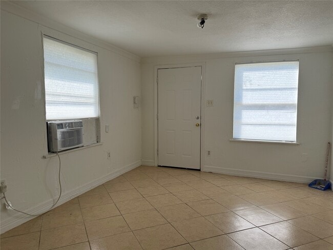 913 Knight St in Houston, TX - Foto de edificio - Building Photo