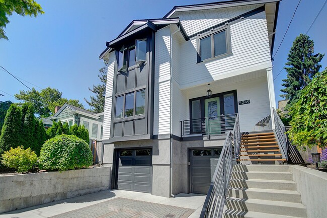 5249 36th Ave NE in Seattle, WA - Building Photo - Building Photo