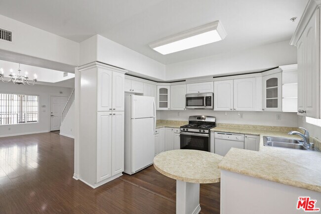 1650 Colby Ave in Los Angeles, CA - Building Photo - Building Photo