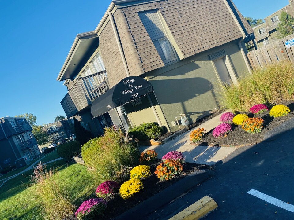 The Village Apartments in Overland Park, KS - Building Photo